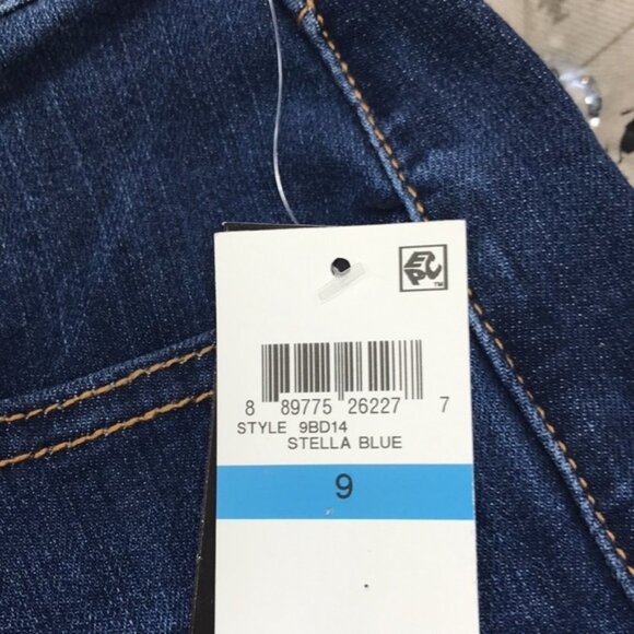 American Rag Juniors' High-Rise Jeggings - Picture 3 of 4